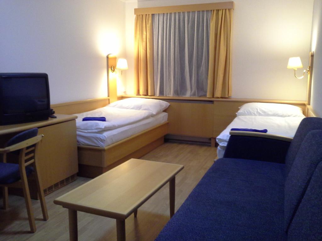 Hotel Laguna Ceske Budejovice Habitación foto